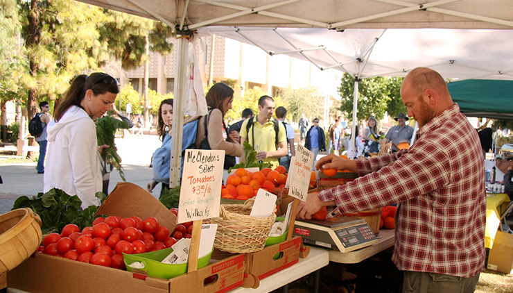 students shopping