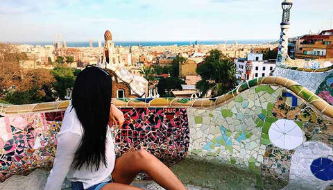 /sites/g/files/litvpz1521/files/styles/large/public/blogimages/StudentinBarcelona.jpg?itok=VoCpSQBo