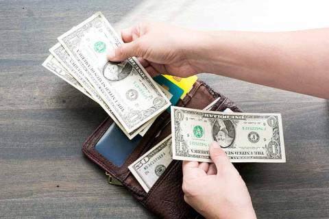 /sites/g/files/litvpz1521/files/styles/large/public/blogimages/wallet-and-money.jpeg?itok=tNNwP8XF  